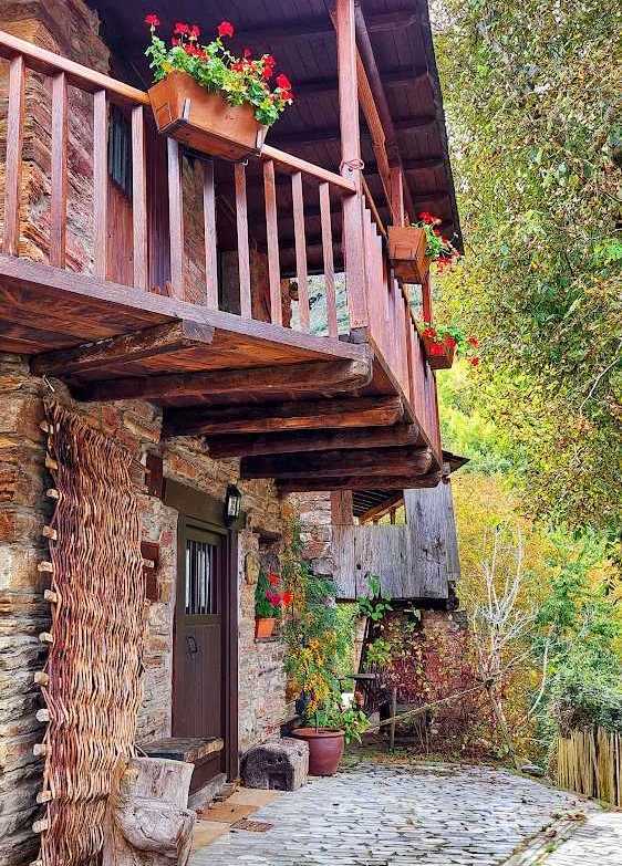 Peñalba de Santiago, turismo rural, senderismo, turismo de montaña, turismo sensorial, montes Aquilianos, turismo cultural